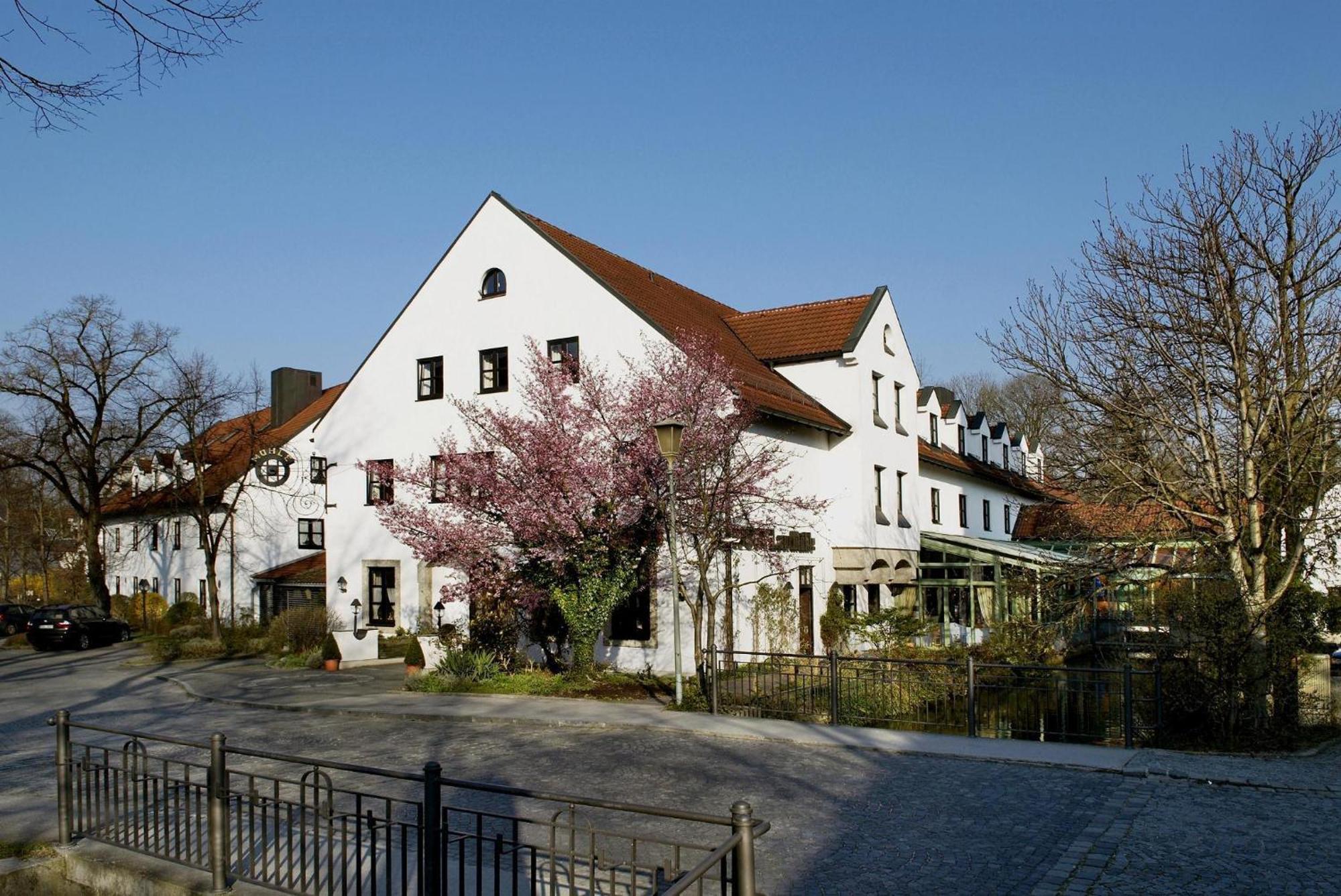 Hotel Zur Muehle Ismaning Exteriör bild