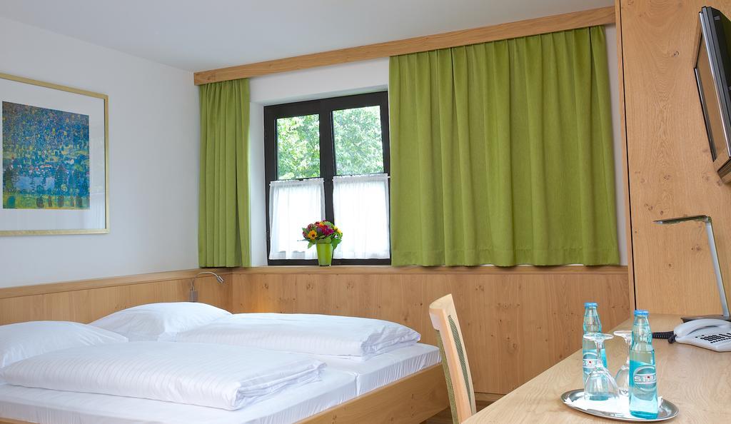 Hotel Zur Muehle Ismaning Exteriör bild