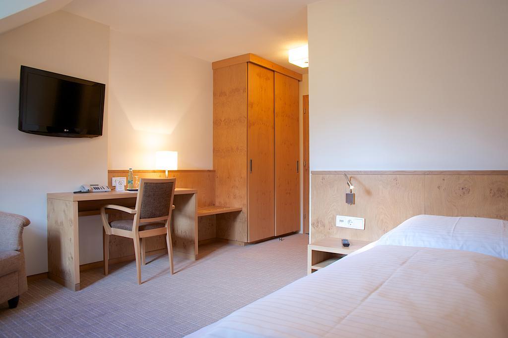Hotel Zur Muehle Ismaning Exteriör bild